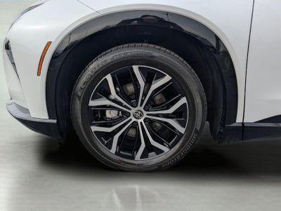 2025 Toyota Crown Signia XLE