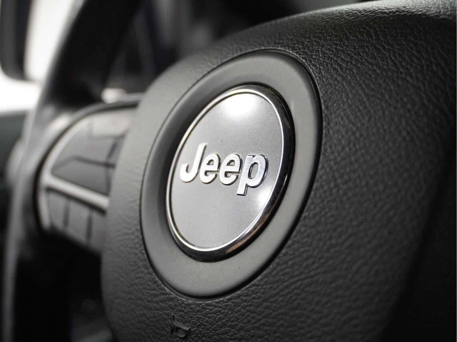 2020 Jeep Grand Cherokee Laredo E