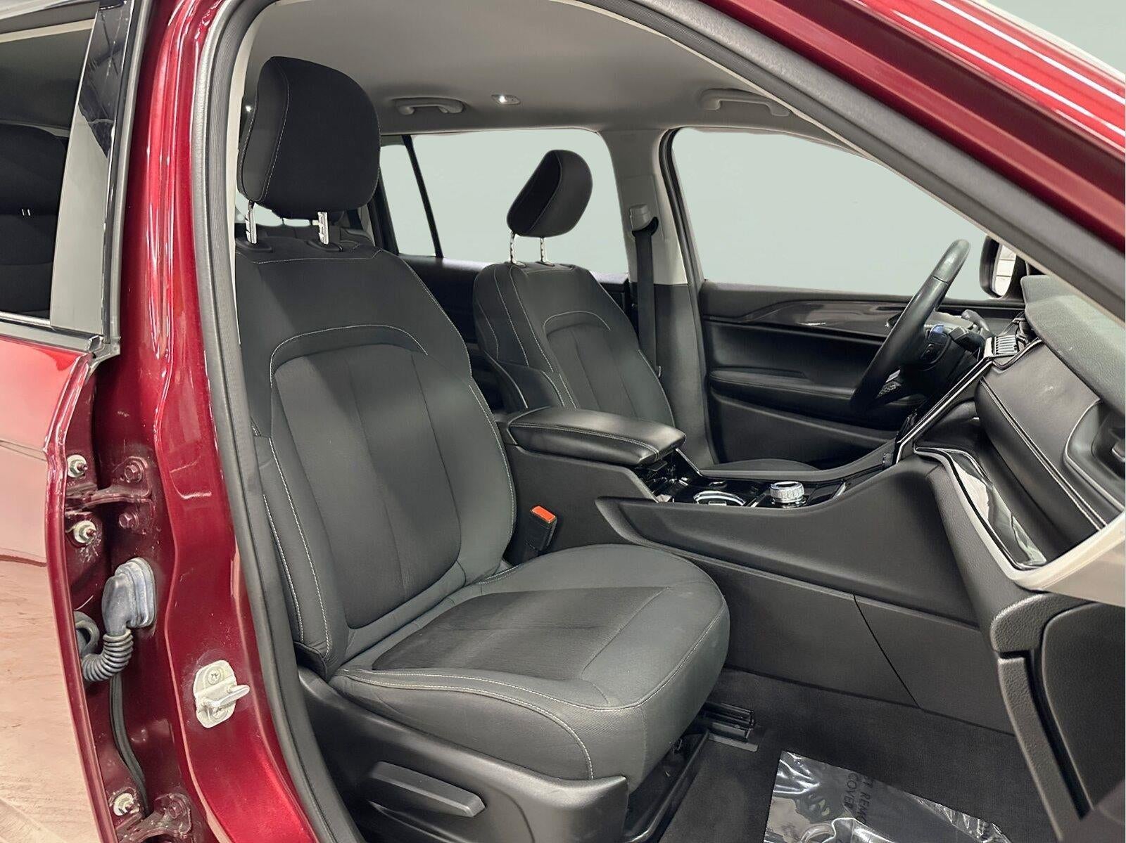 2021 Jeep Grand Cherokee L Laredo 4x4