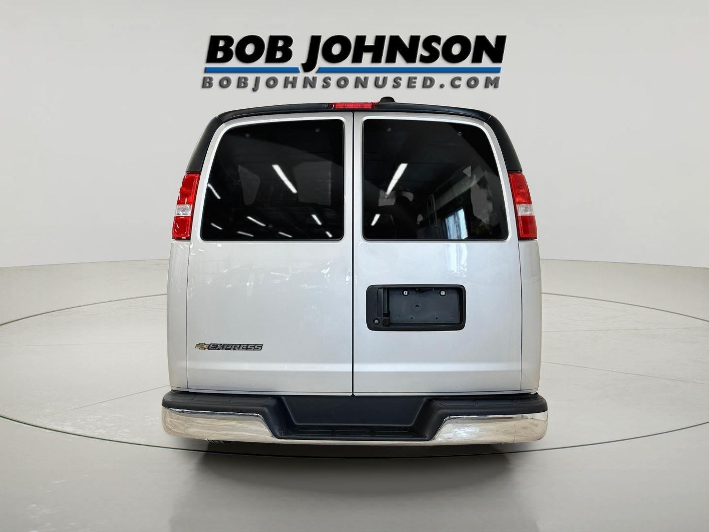 2025 Chevrolet Express Passenger 3500 1LT