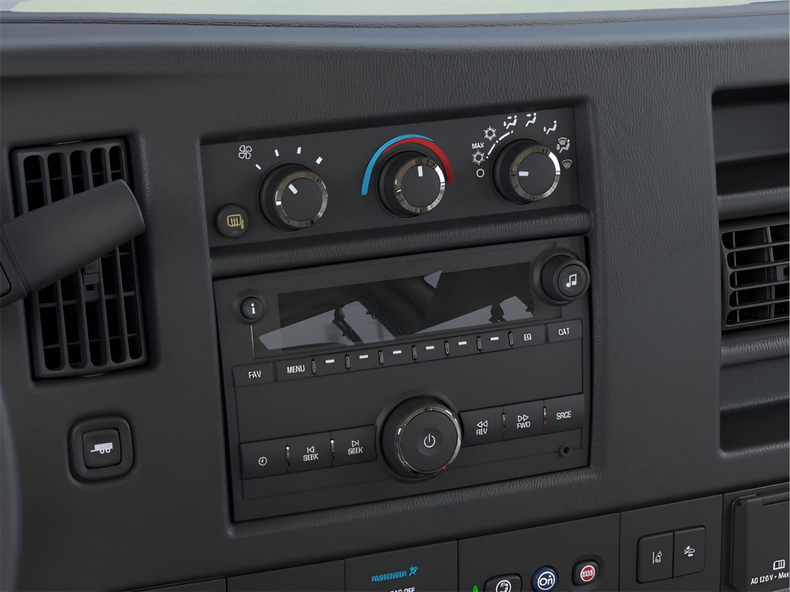 2025 Chevrolet Express Passenger 3500 1LT