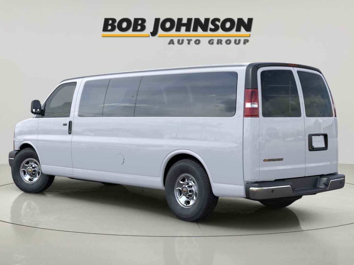 2025 Chevrolet Express Passenger 3500 1LT
