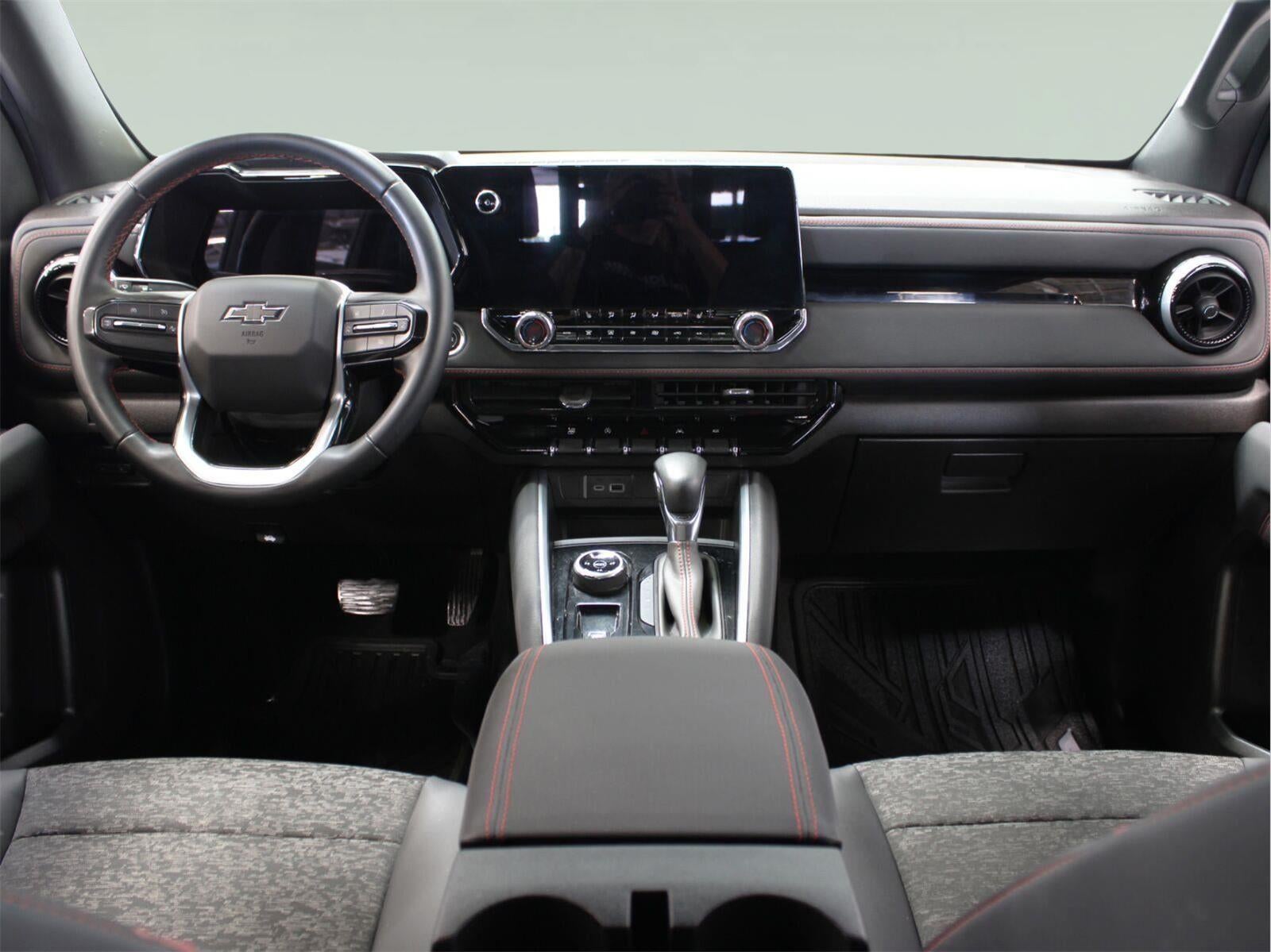2023 Chevrolet Colorado Z71 - Photo 9
