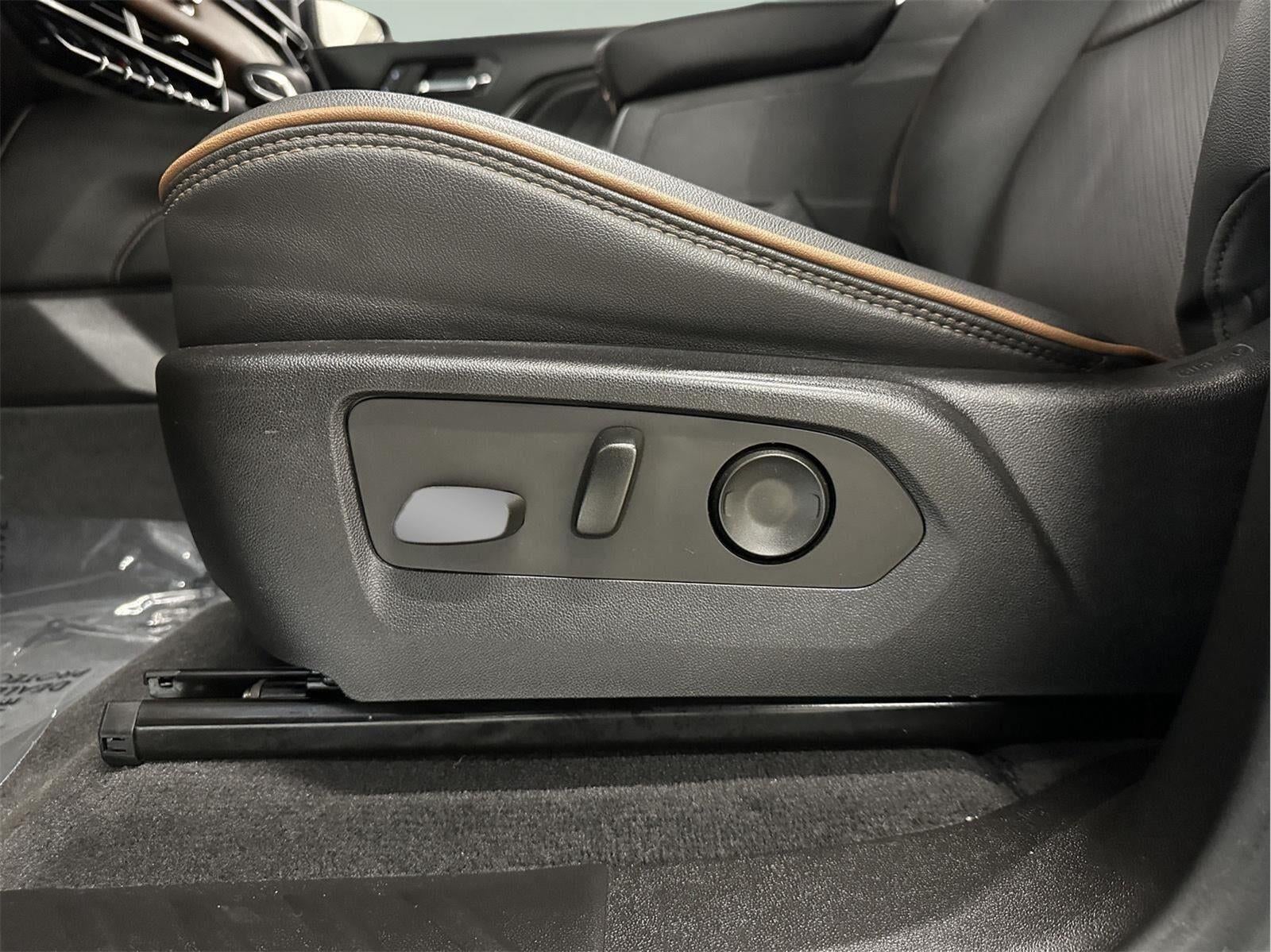 2023 GMC Canyon 4WD AT4