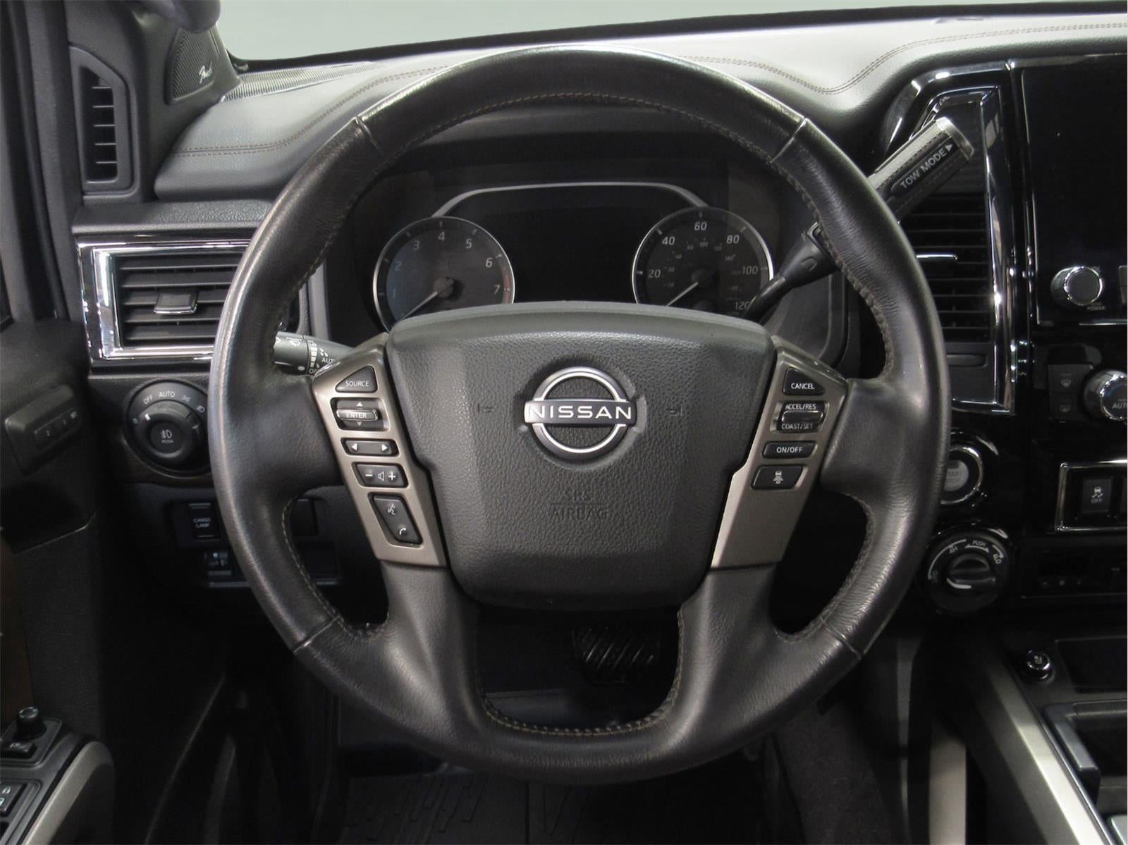 2023 Nissan TITAN Crew Cab Platinum Reserve 4x4