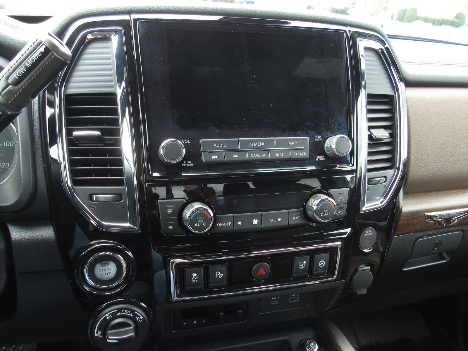2023 Nissan TITAN Crew Cab Platinum Reserve 4x4