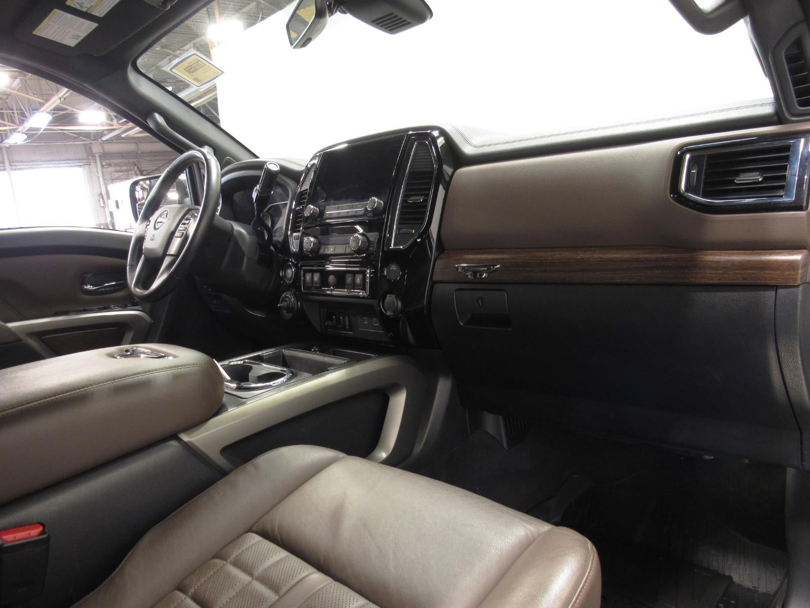 2023 Nissan TITAN Crew Cab Platinum Reserve 4x4