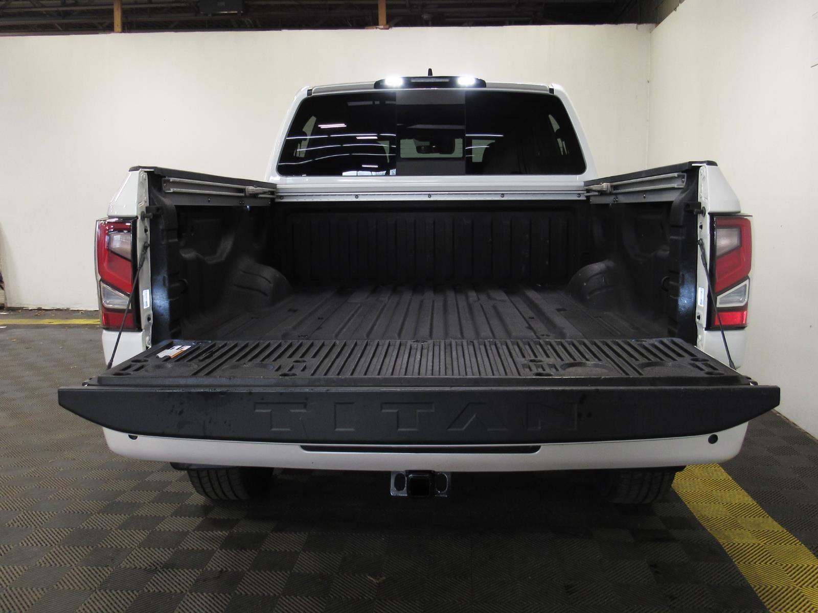 2023 Nissan TITAN Crew Cab Platinum Reserve 4x4