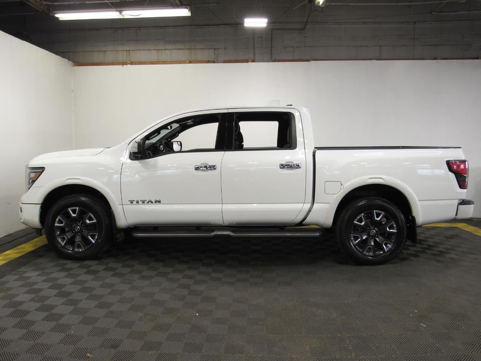 2023 Nissan TITAN Crew Cab Platinum Reserve 4x4