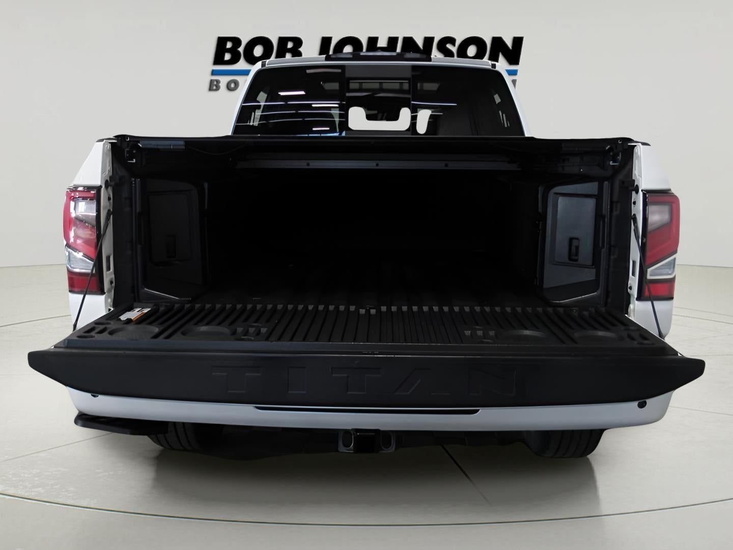 2023 Nissan TITAN Crew Cab Platinum Reserve 4x4