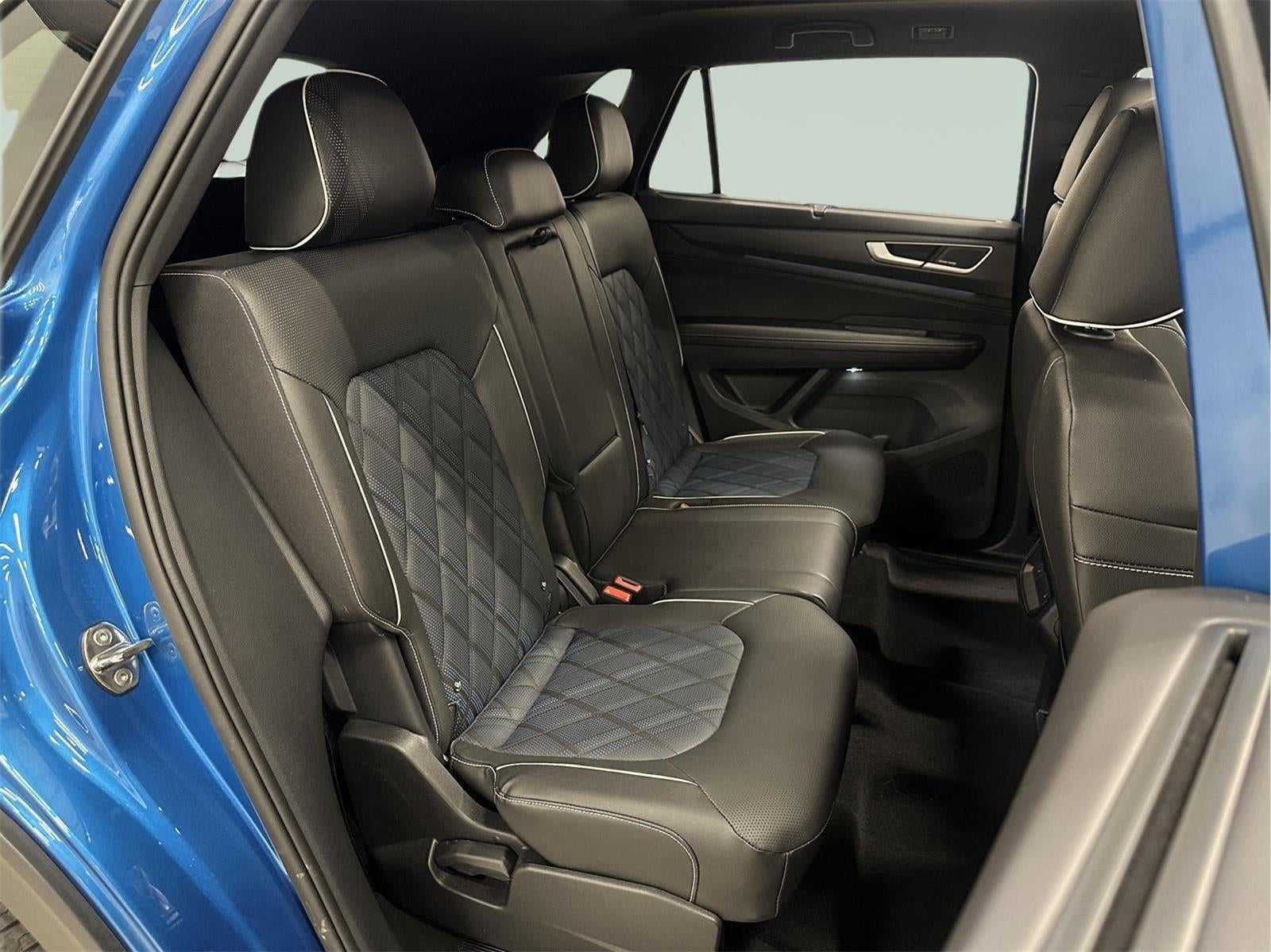 2025 Volkswagen Atlas Cross Sport 2.0T SEL Premium R-Line