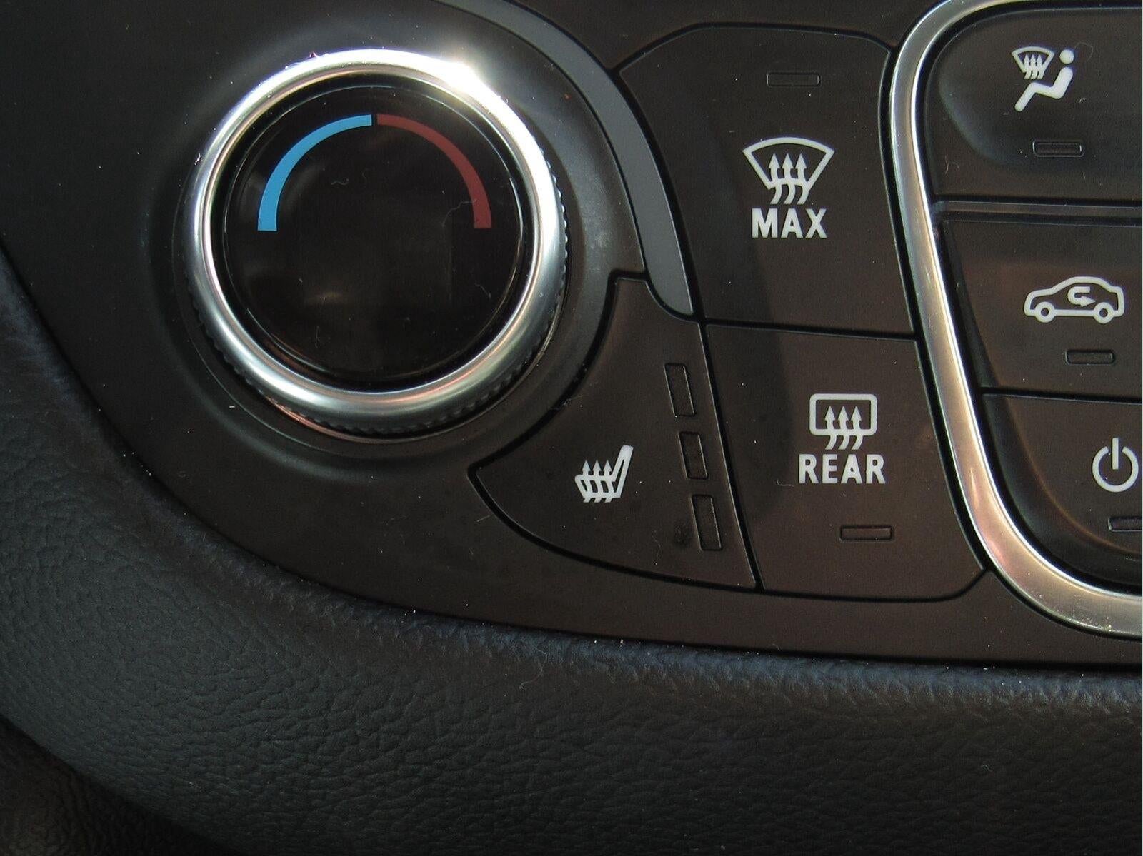2023 Chevrolet Equinox LT - Photo 18