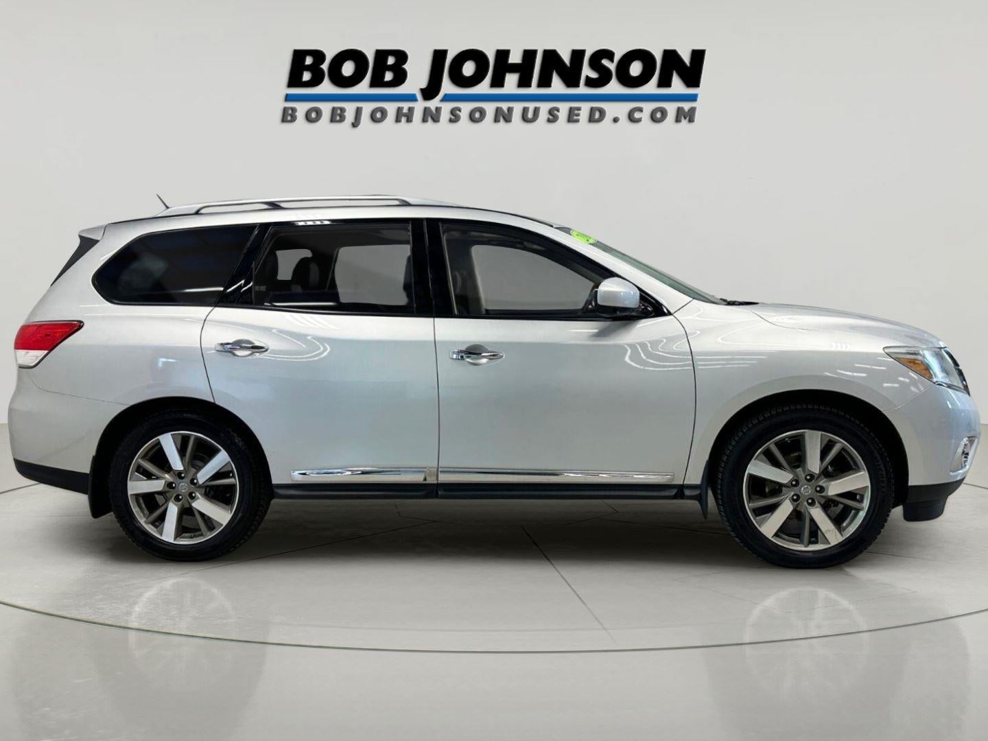 Used 2016 Nissan Pathfinder Platinum with VIN 5N1AR2MM2GC602132 for sale in Rochester, NY