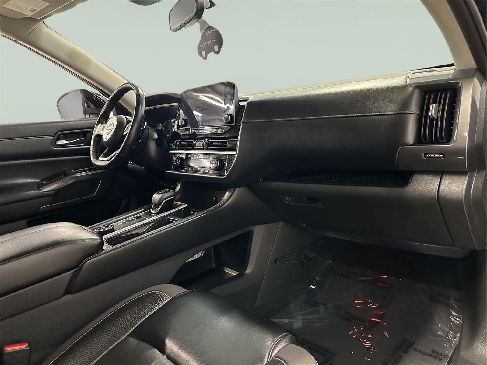 2022 Nissan Pathfinder SL