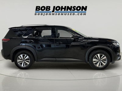 2022 Nissan Pathfinder SL
