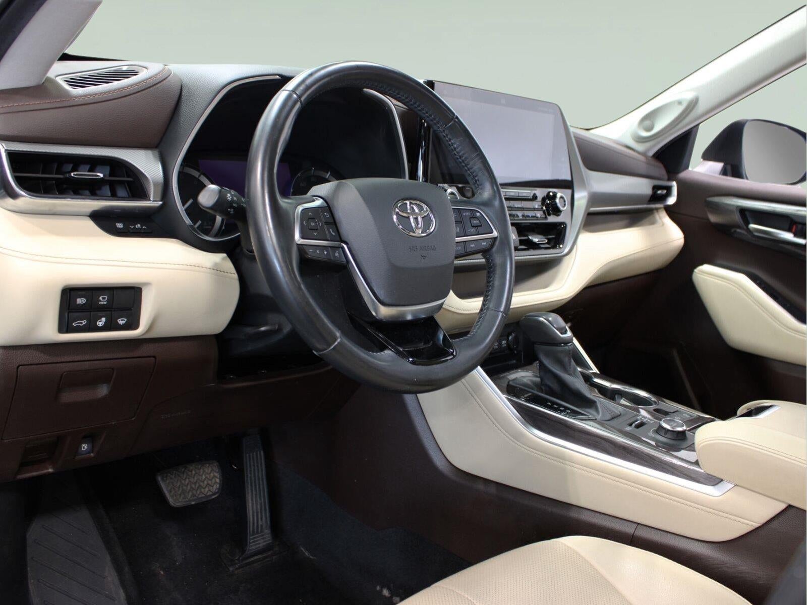 2021 Toyota Highlander Platinum