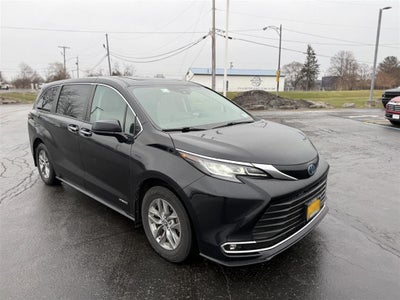 2021 Toyota Sienna XLE