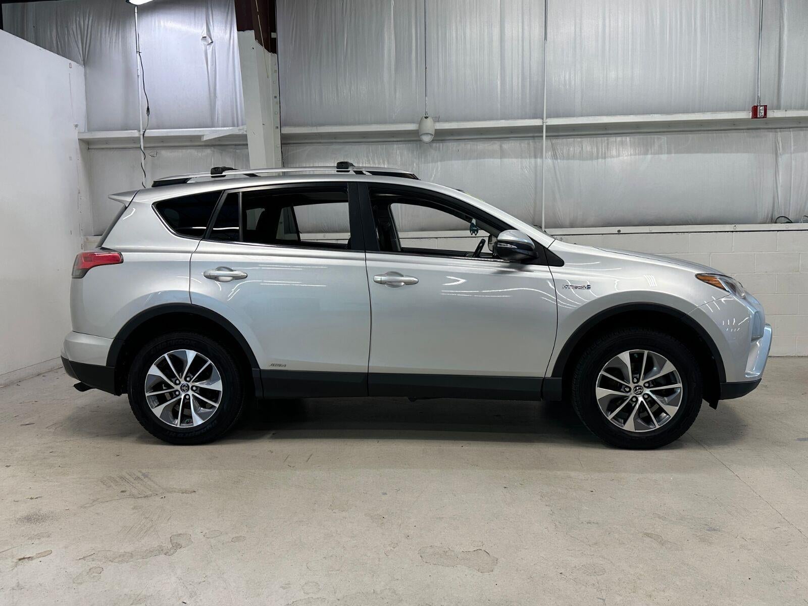 2016 Toyota RAV4 Hybrid XLE