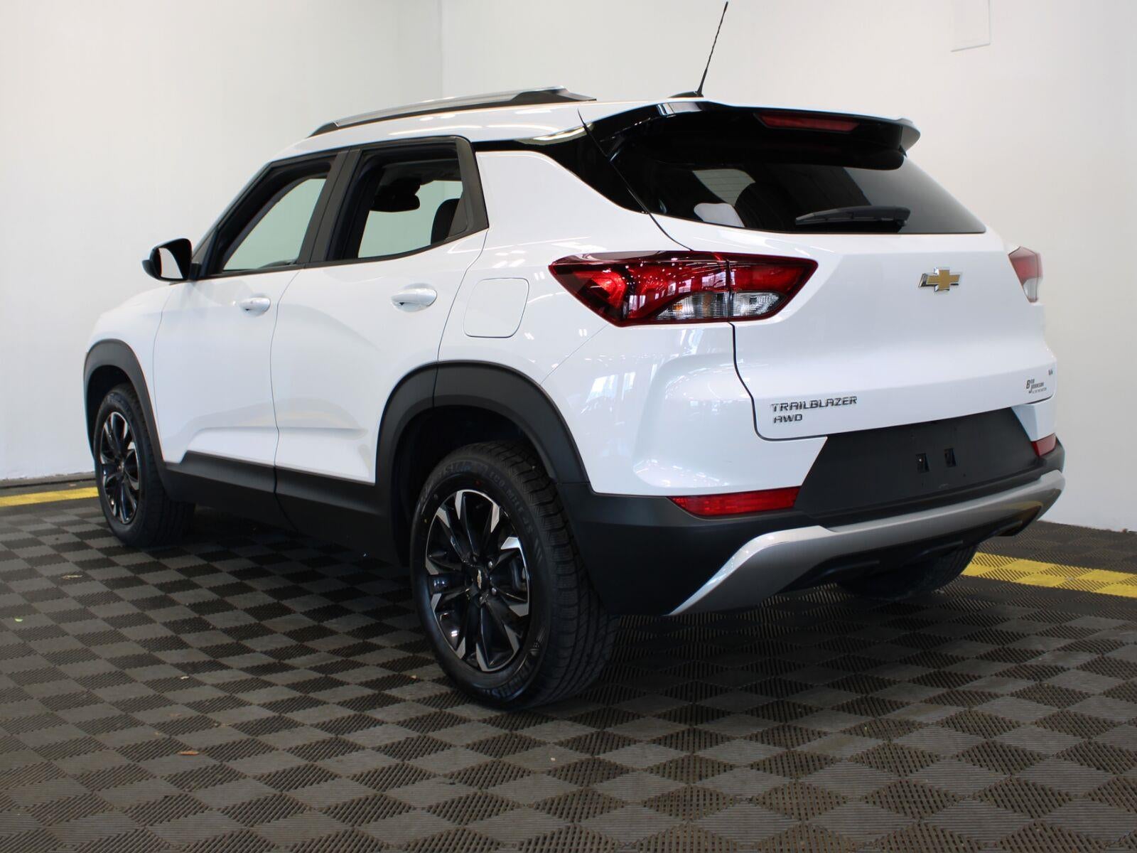 2023 Chevrolet TrailBlazer LT - Photo 2