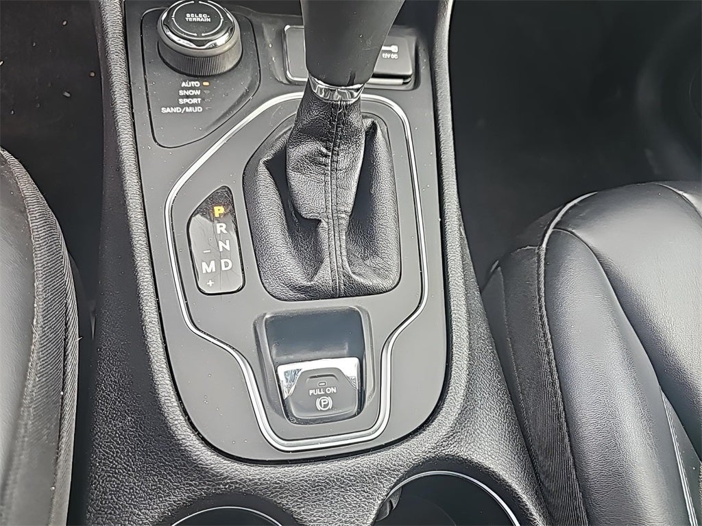 2019 Jeep Cherokee Latitude Plus Fresh Trade! Low Miles, Android Auto& Apple Carpla