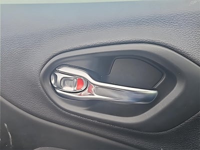 2019 Jeep Cherokee Latitude Plus Fresh Trade! Low Miles, Android Auto& Apple Carpla