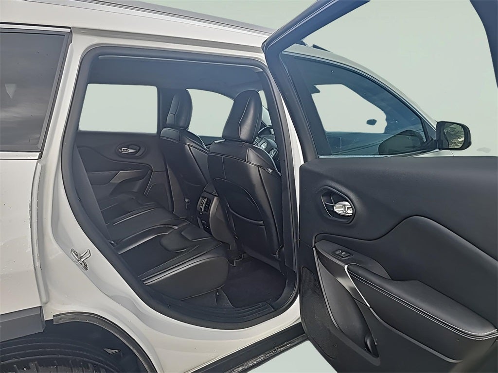 2019 Jeep Cherokee Latitude Plus Fresh Trade! Low Miles, Android Auto& Apple Carpla