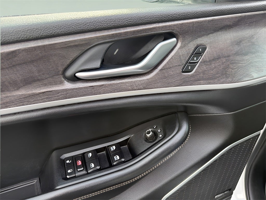 2022 Jeep Grand Cherokee Limited CARBRAVO!