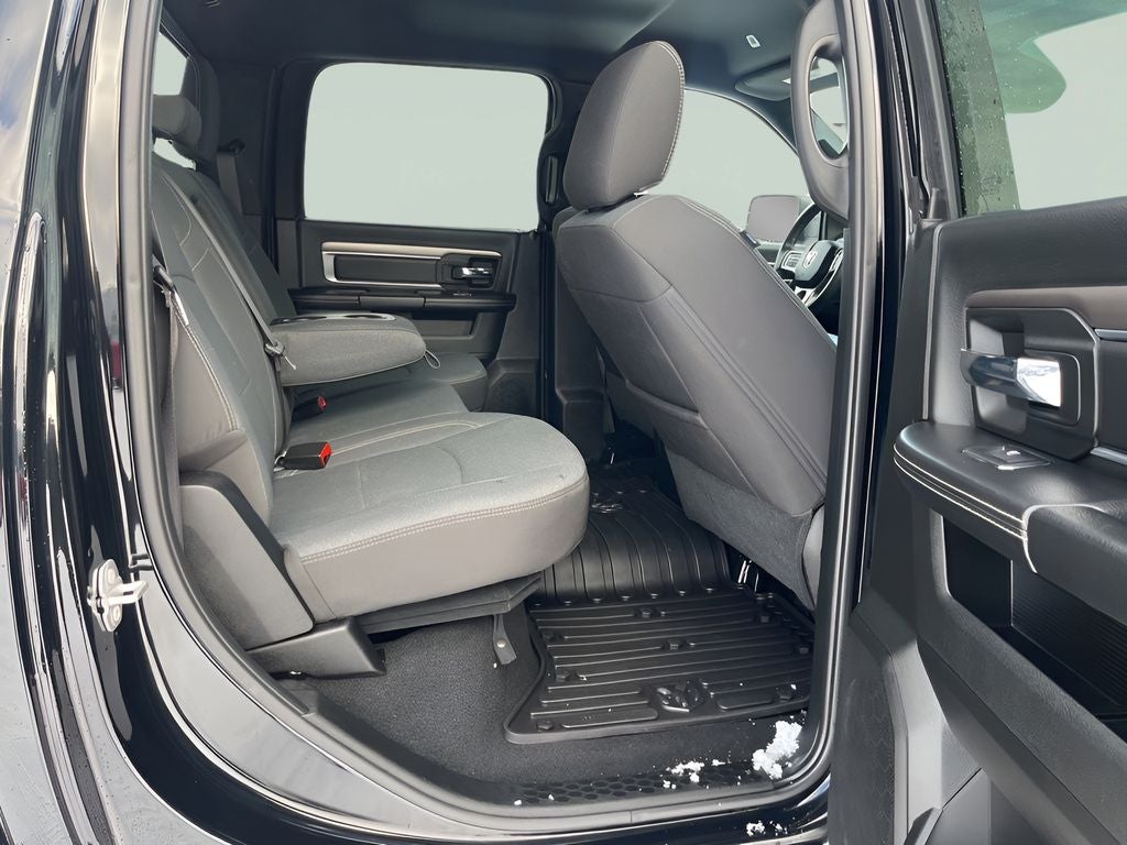 2024 RAM 1500 Classic Warlock HEMI 5.7L