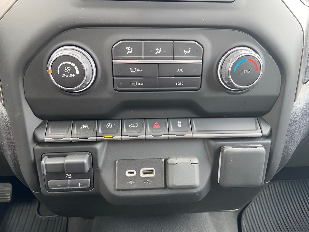 2024 Chevrolet Silverado 1500 Custom