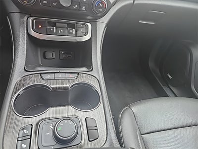 2023 GMC Acadia SLT Fresh Trade! Bose, Remote Start, Heated Seats, Pow