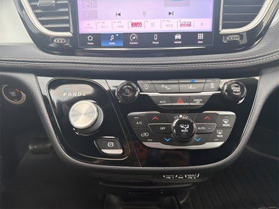 2022 Chrysler Pacifica Touring L CARBRAVO!
