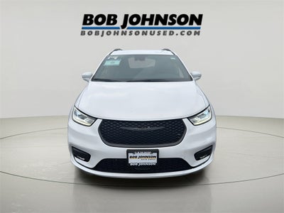 2022 Chrysler Pacifica Touring L CARBRAVO!