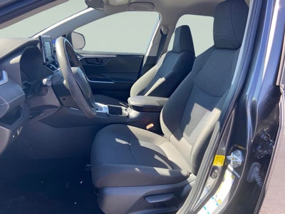 2022 Toyota RAV4 LE 1 Owner 4WD Only 39865 Miles