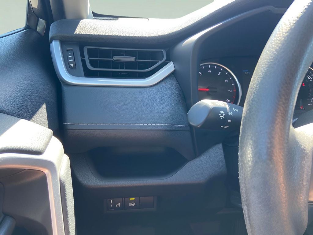 2022 Toyota RAV4 LE 1 Owner 4WD Only 39865 Miles