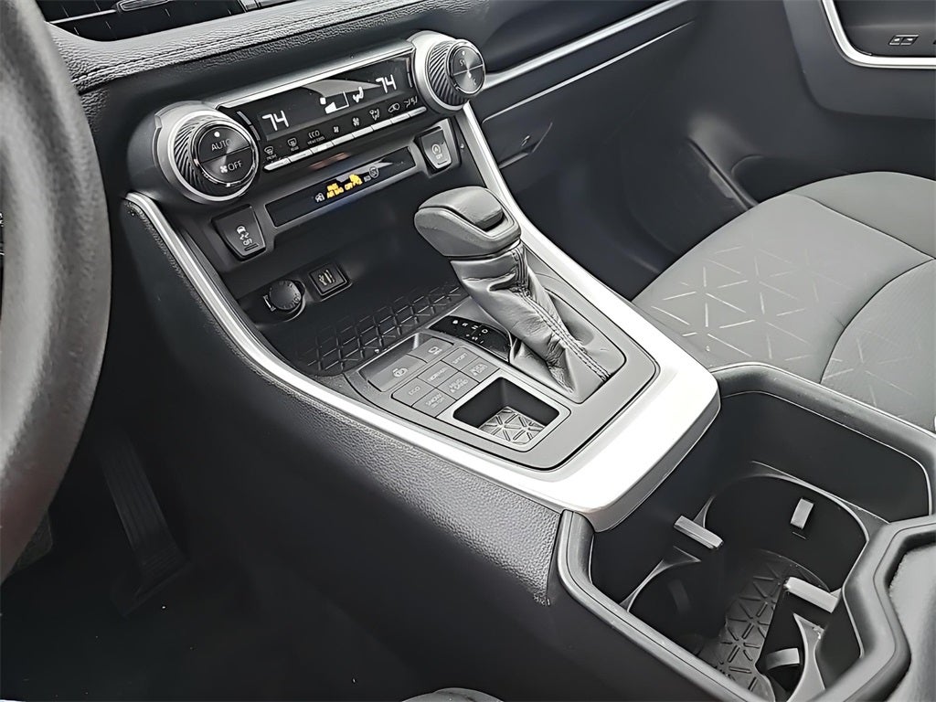 2025 Toyota RAV4 XLE Car Bravo Certified, Automatic Climate,