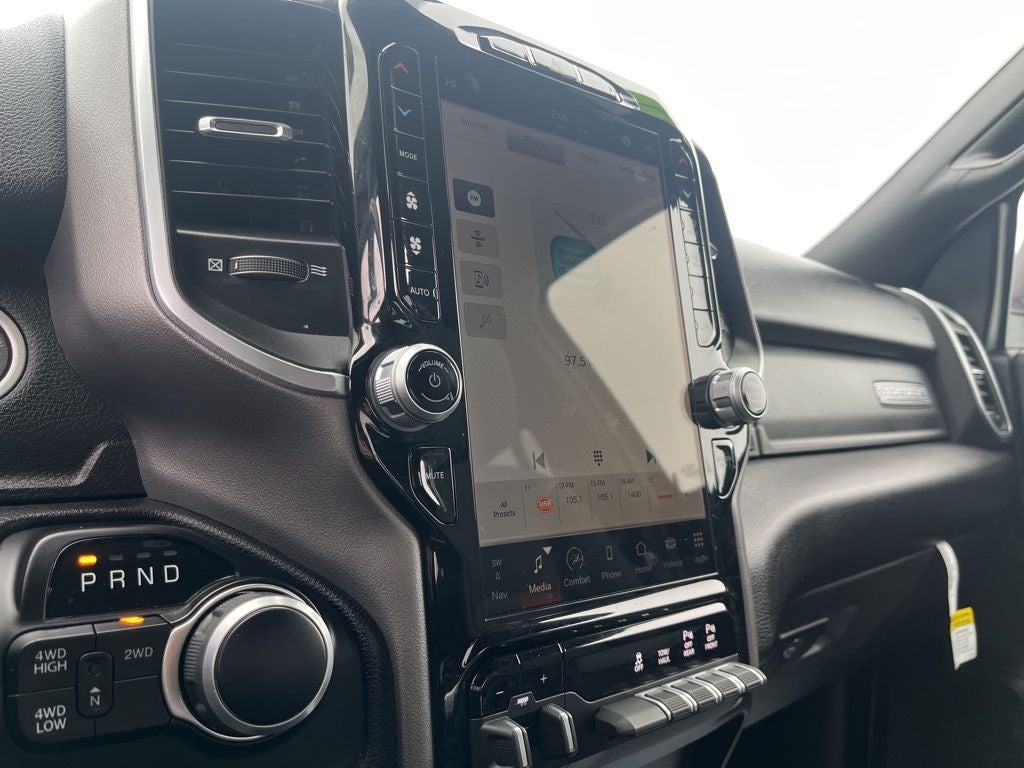 2024 RAM 2500 Big Horn LVL 1 NIGHT EDITION