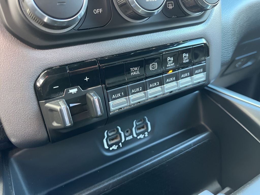 2021 RAM 2500 Big Horn NIGHT EDITION