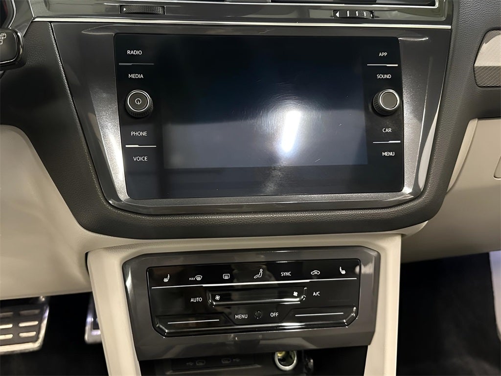 2022 Volkswagen Tiguan 2.0T SE R-Line Black CarBravo