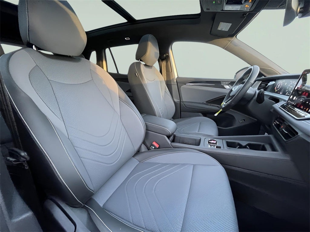 2025 Volkswagen Tiguan 2.0T SE R-Line Black Certified