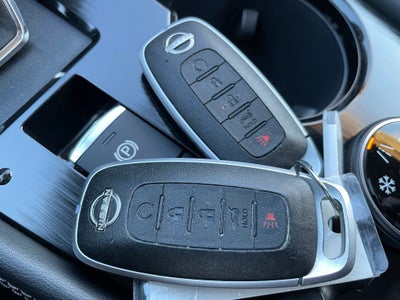 2023 Nissan Rogue SL Certified - *$500 CPO Rebate*