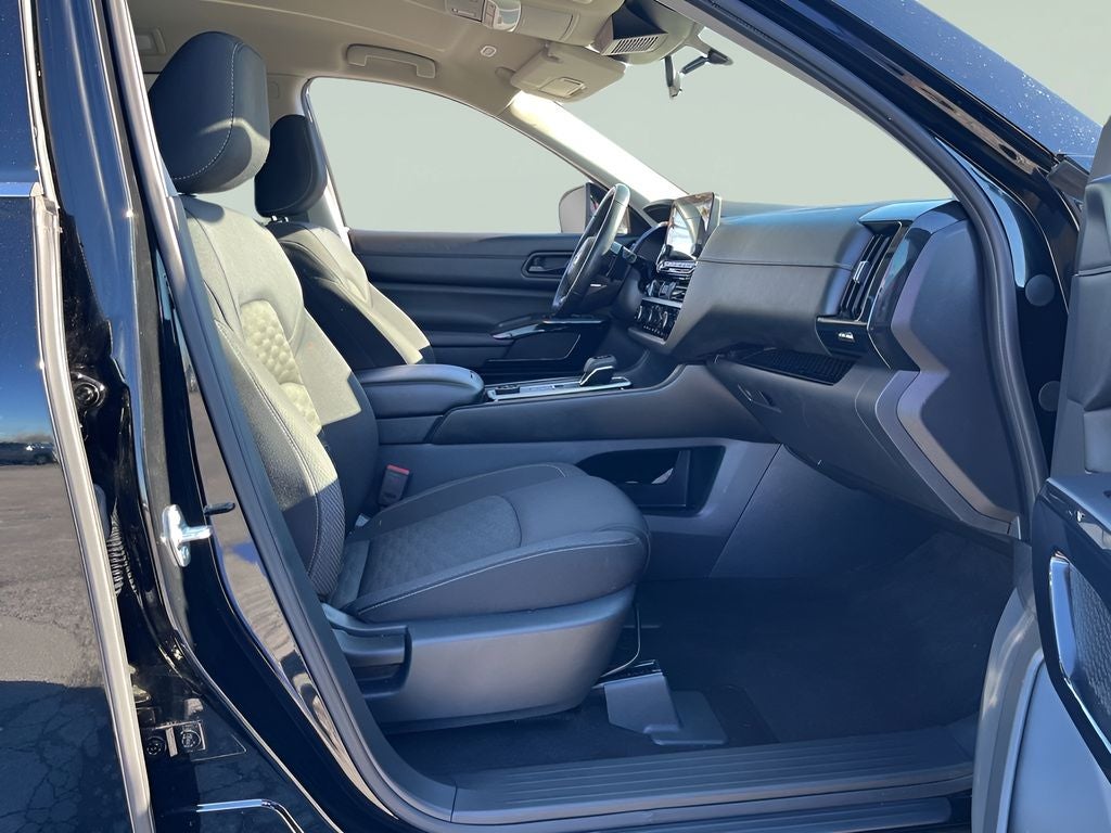 2024 Nissan Pathfinder SV BLACK APPERANCE PACKAGE