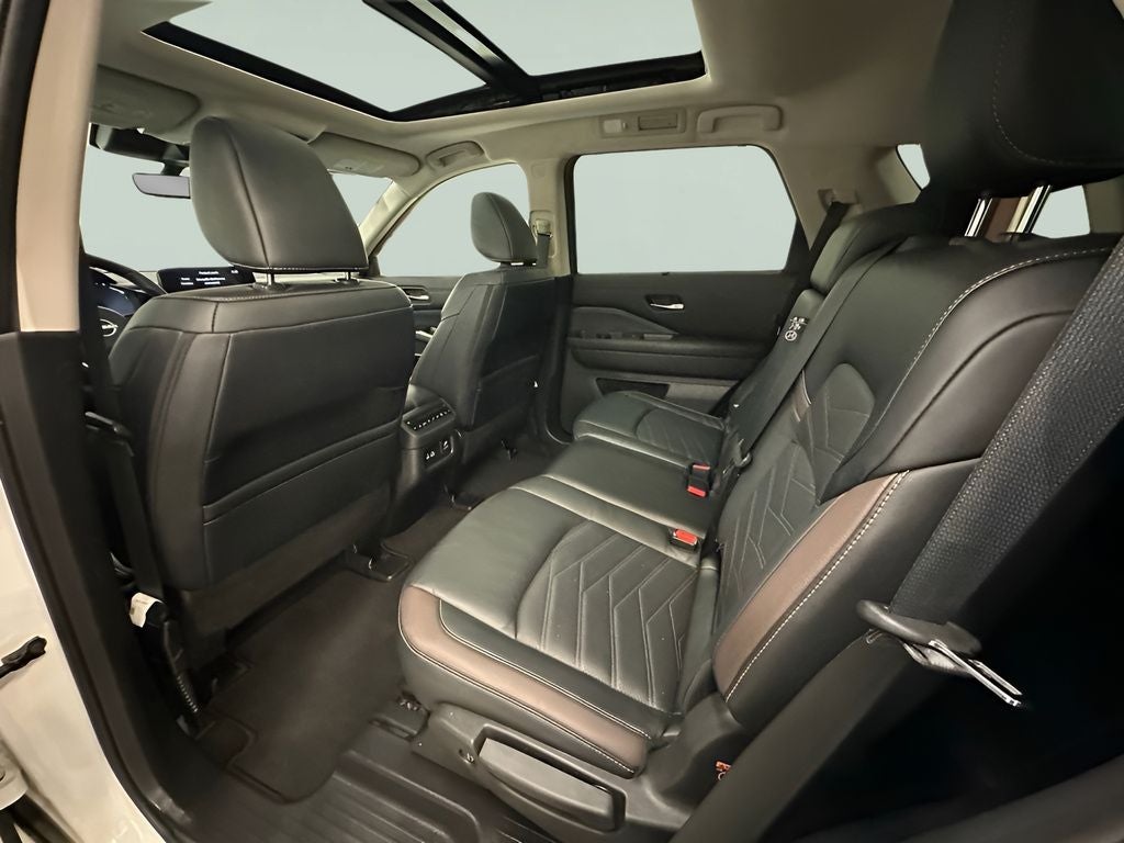 2024 Nissan Pathfinder Platinum CARBRAVO CERTIFIED