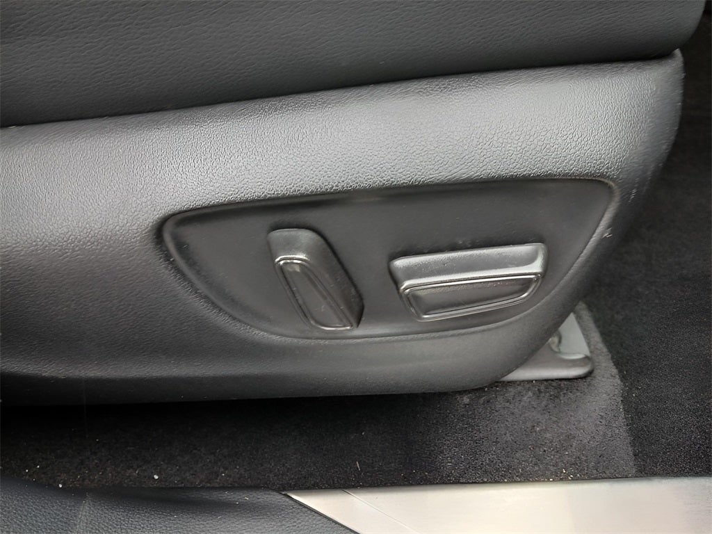 2023 Toyota Highlander Hybrid Platinum