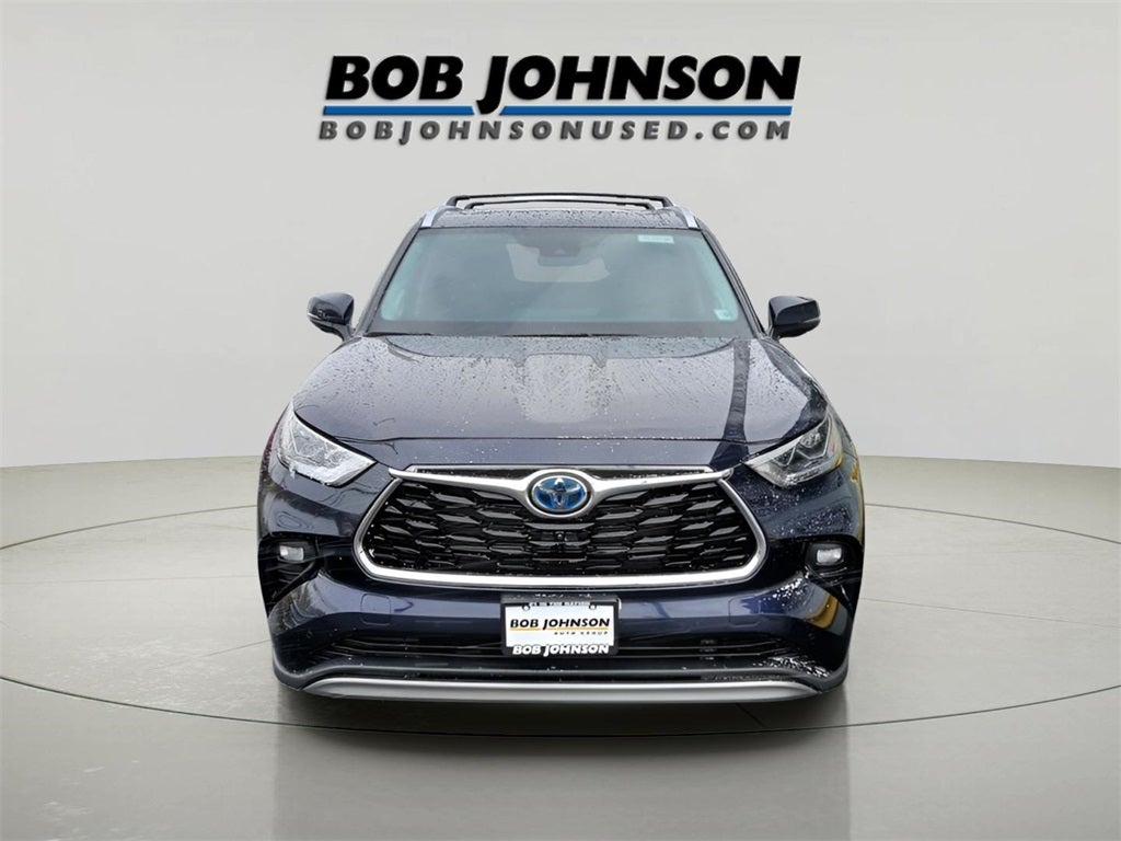 2023 Toyota Highlander Hybrid Platinum