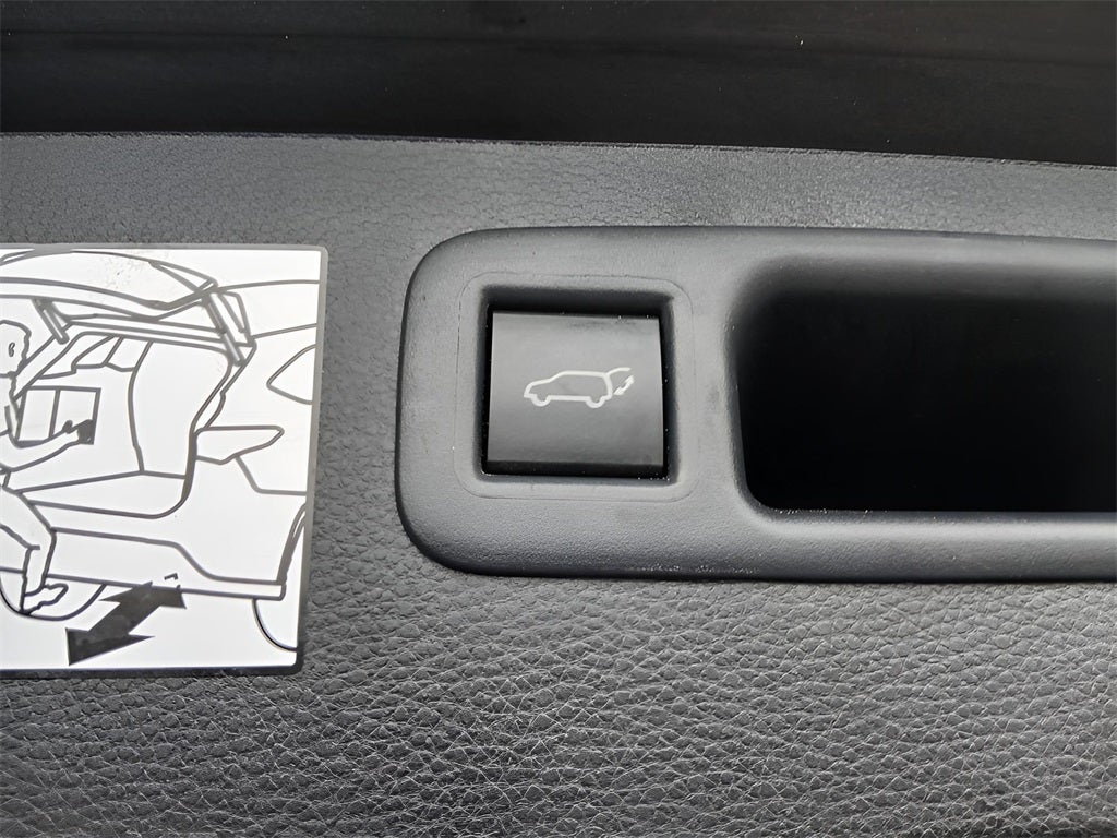 2023 Toyota Highlander Hybrid Platinum