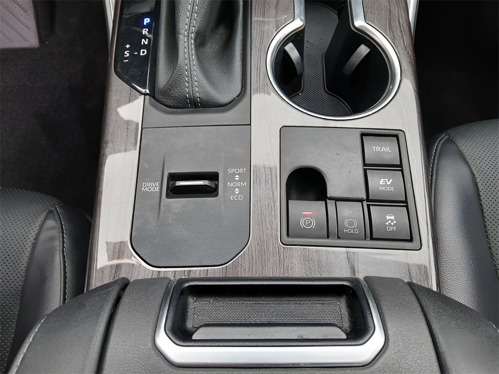 2023 Toyota Highlander Hybrid Platinum