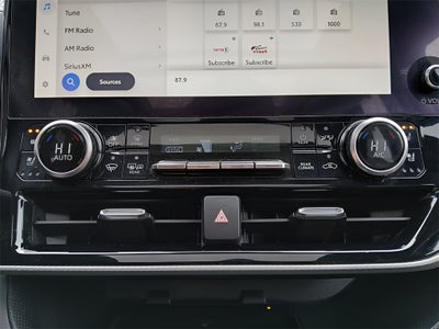 2023 Toyota Highlander Hybrid Platinum