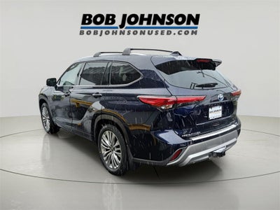 2023 Toyota Highlander Hybrid Platinum