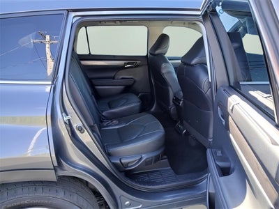 2023 Toyota Highlander Platinum