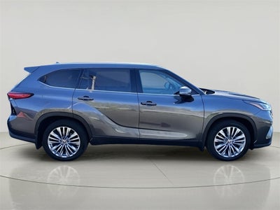 2023 Toyota Highlander Platinum
